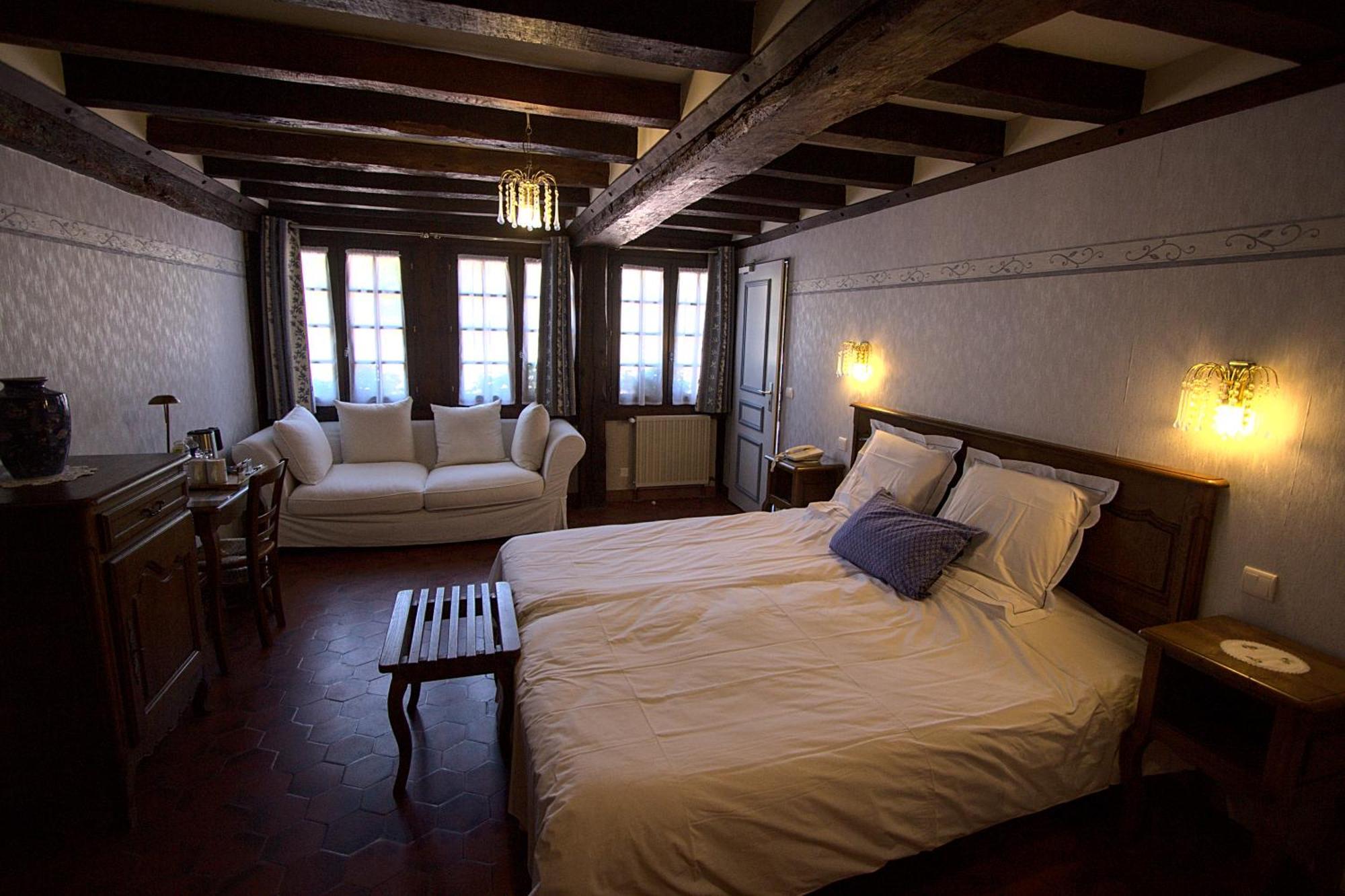 Logis Hotel Restaurant Manoir De L'Acherie Sainte-Cécile Esterno foto