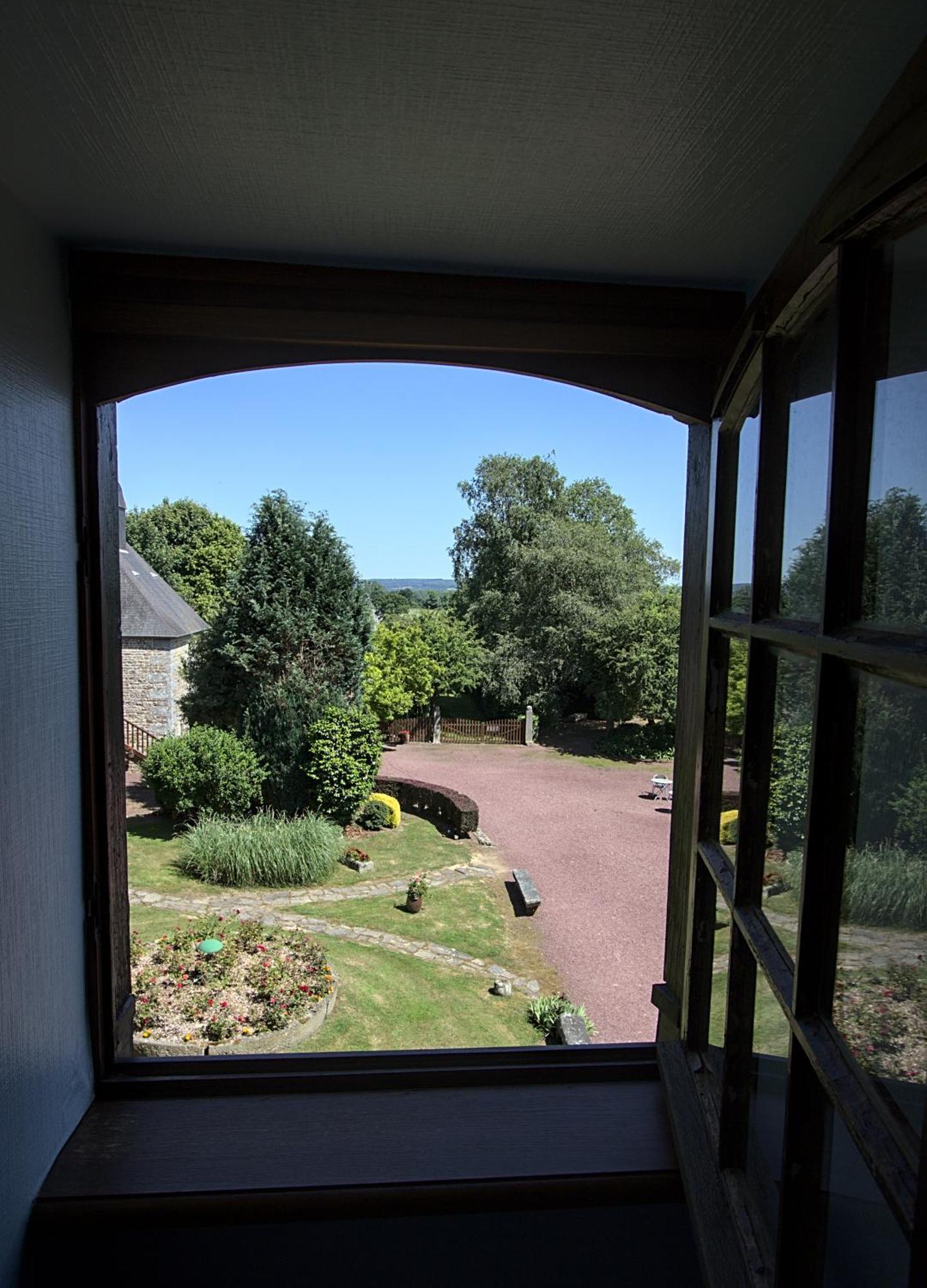 Logis Hotel Restaurant Manoir De L'Acherie Sainte-Cécile Esterno foto