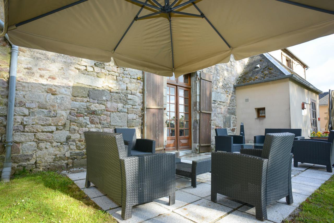 Logis Hotel Restaurant Manoir De L'Acherie Sainte-Cécile Esterno foto