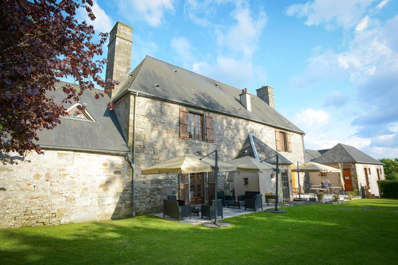 Logis Hotel Restaurant Manoir De L'Acherie Sainte-Cécile Esterno foto